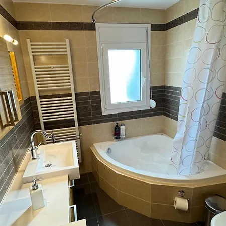 Luxurious Boutique 2